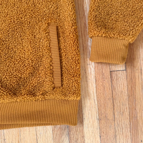 Cinch Women's Gold Polar Fleece Sherpa Pullover - Picture 6 of 7